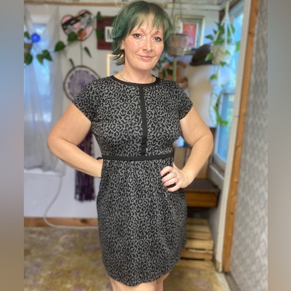 Loft Black & Gray Leopard Print Fit & Flare Dress Size 0 XSmall - Picture 6 of 17
